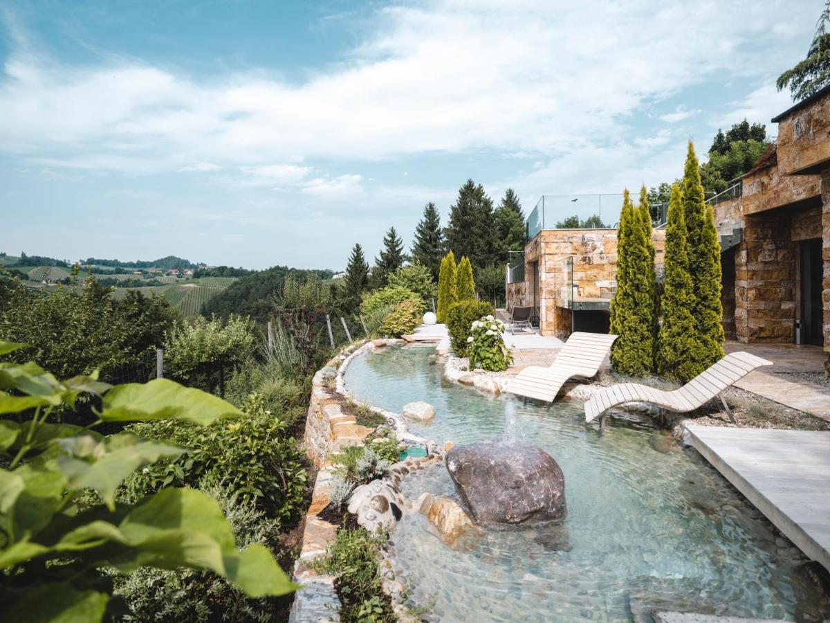 Hotel Weingut Essgut Schlafgut Sabathihof-Dillinger Glanz an der Weinstraße Exteriér fotografie